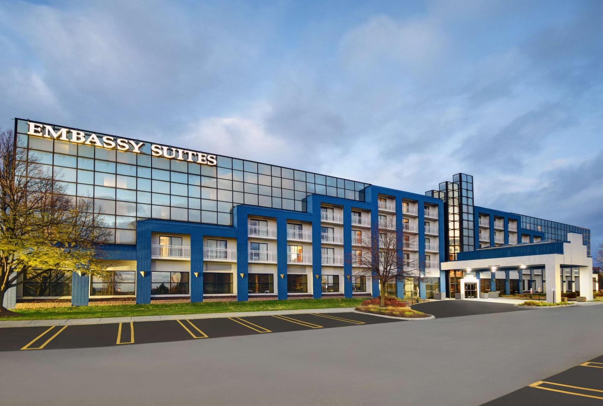 Embassy Suites By Hilton Detroit - Livonia/Novi Exterior photo