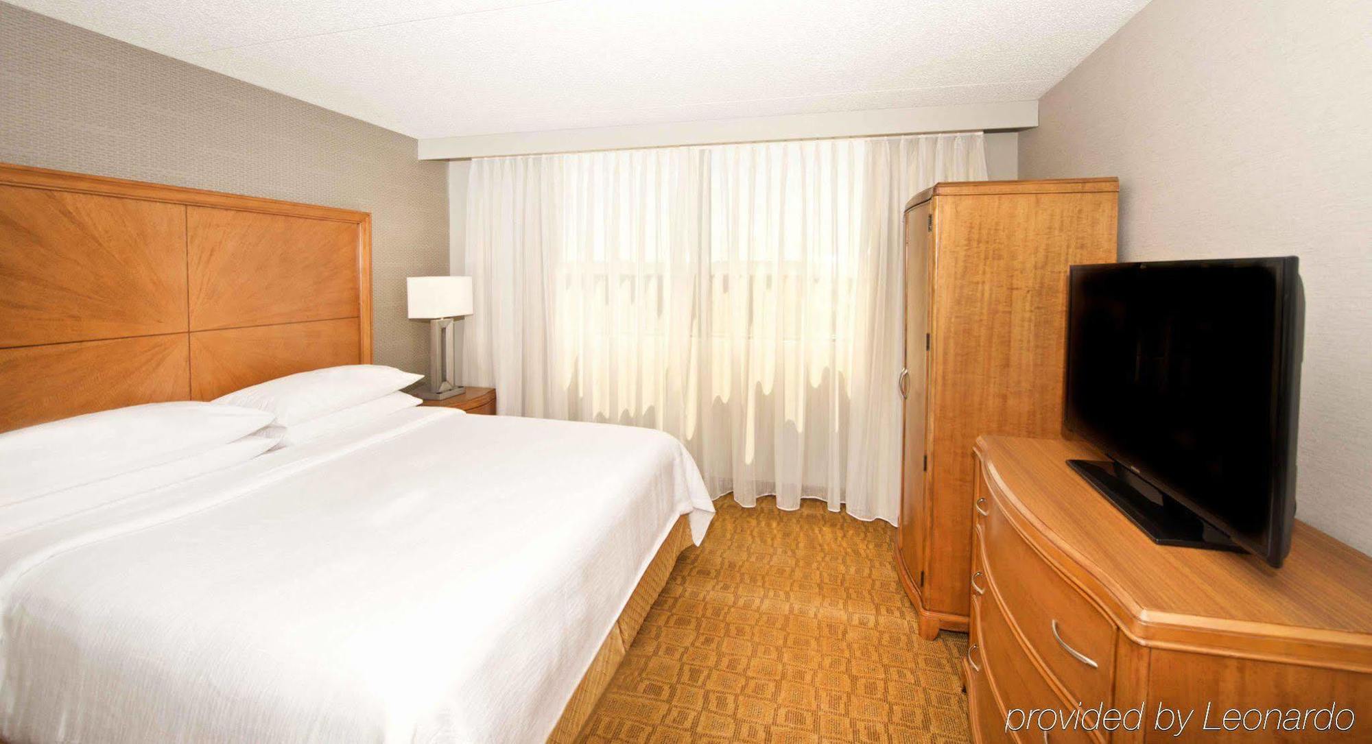 Embassy Suites By Hilton Detroit - Livonia/Novi Exterior photo