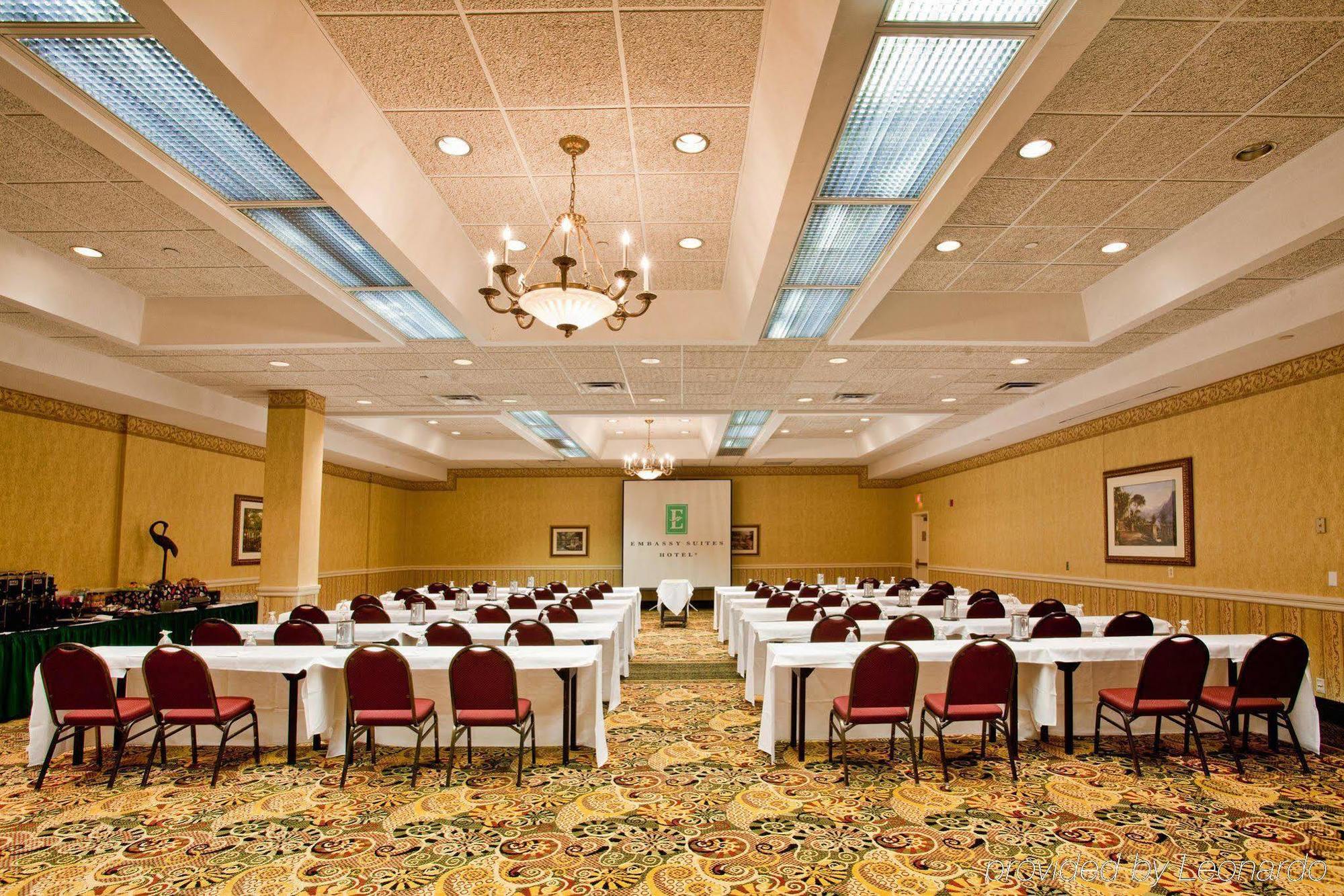 Embassy Suites By Hilton Detroit - Livonia/Novi Exterior photo
